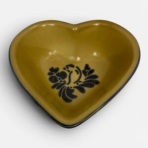 Vintage Pfaltzgraff Folk Art Serving Bowl Heart Shaped Bird Vintage 8” USA